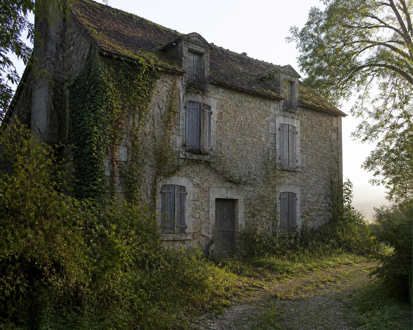 Maison abandonnée à donner : comment en trouver une et imaginer sa transformation durable 2 découvrez comment trouver une maison abandonnée à donner et explorez des idées pour sa transformation durable, alliant récupération, écologie et créativité.