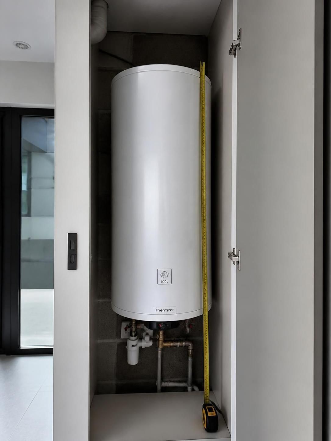 Comment choisir la dimension idéale d’un chauffe-eau 100L : comprendre l’encombrement et la capacité effective 2 découvrez comment choisir la dimension idéale d’un chauffe-eau 100l en comprenant l’encombrement et la capacité effective pour un confort optimal et une installation adaptée.