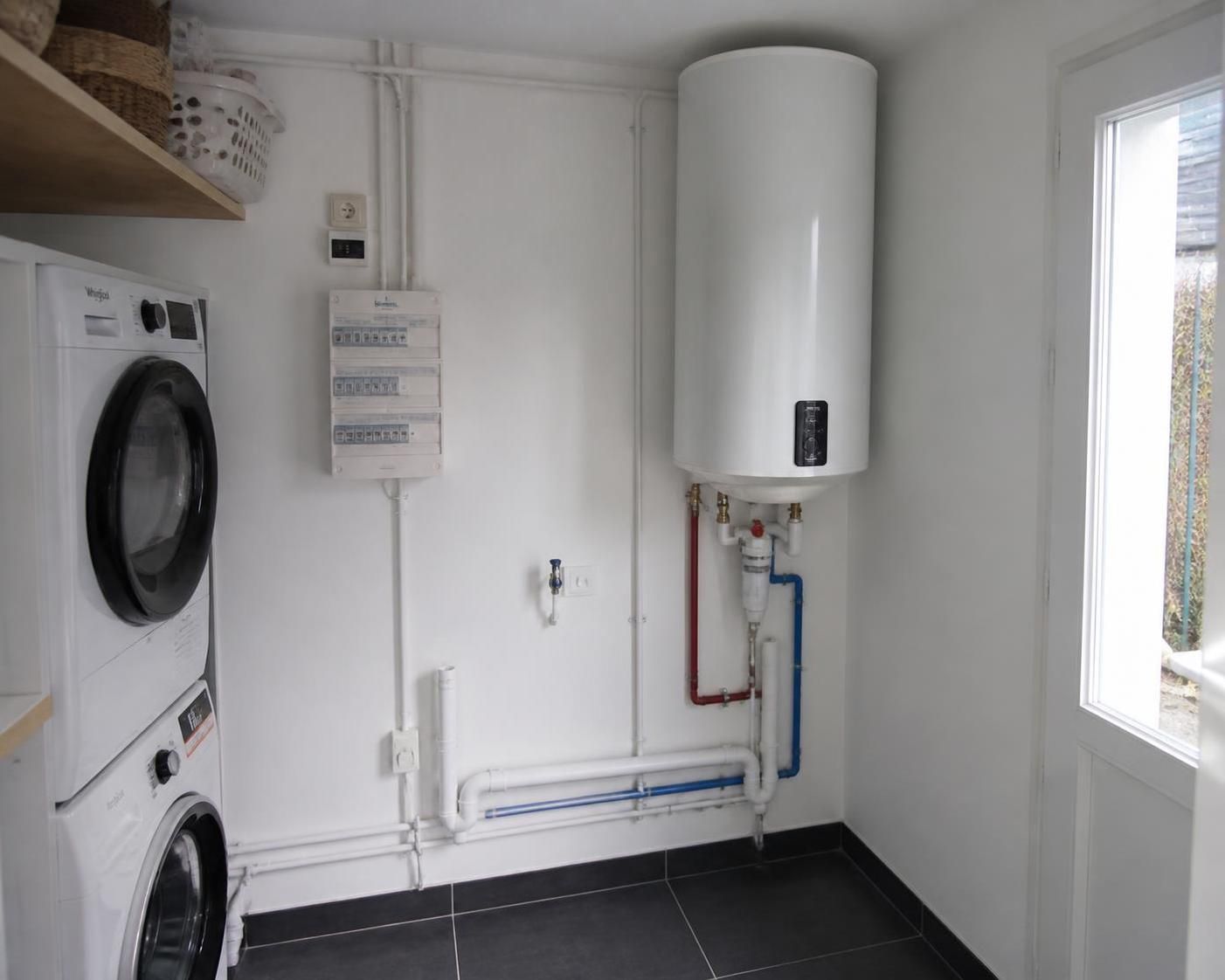 Guide illustré : schéma d'installation du chauffe-eau et consignes essentielles de raccordement 2 découvrez notre guide illustré complet avec un schéma détaillé d'installation du chauffe-eau et les consignes essentielles pour un raccordement sécurisé et efficace.